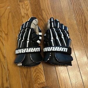 Warrior regulator lacrosse gloves